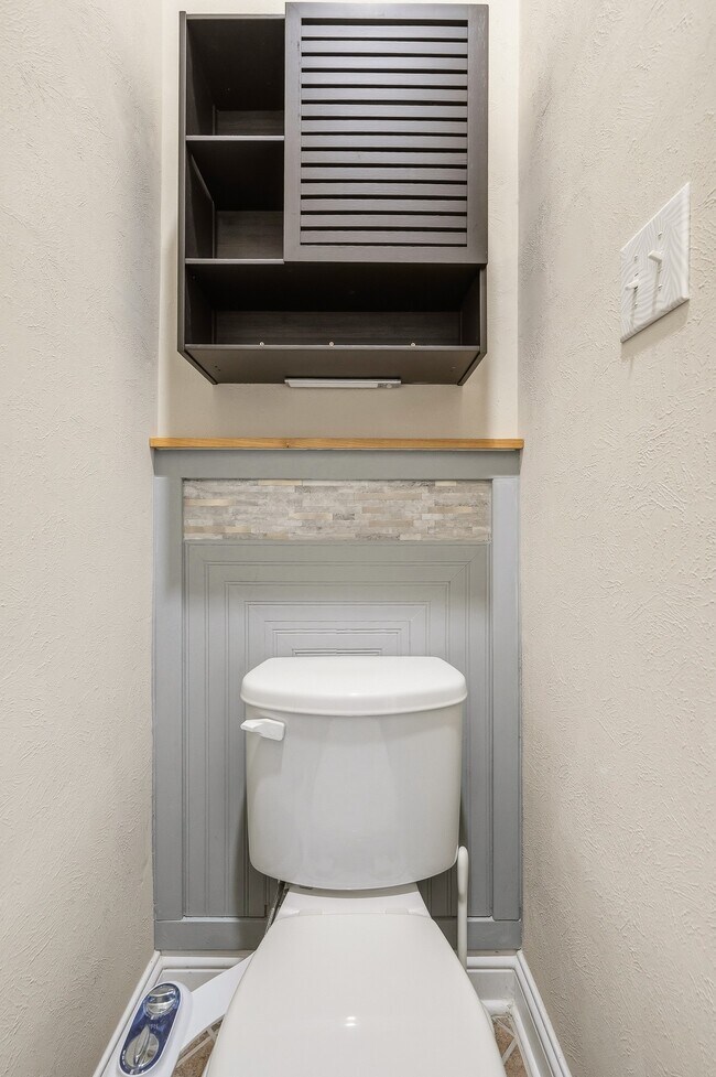 Building Photo - 8111 Sweet Gardens Ct