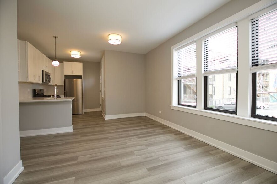 Building Photo - 3934 N Janssen Ave