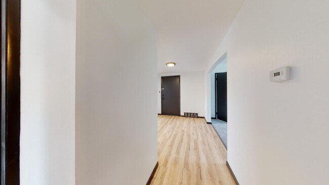 Building Photo - Parma - Ridgewood Lofts - 1 bedroom unit.