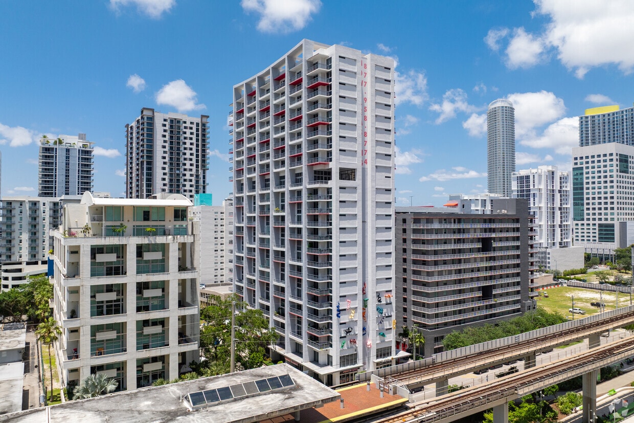 Primary Photo - Brickell View Terrace