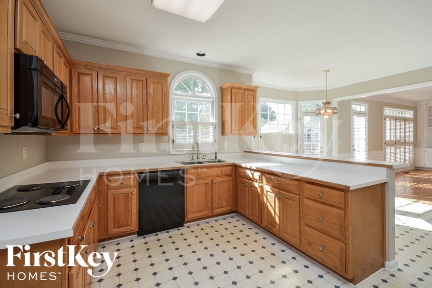 Building Photo - 1715 Foxwood Glen SE