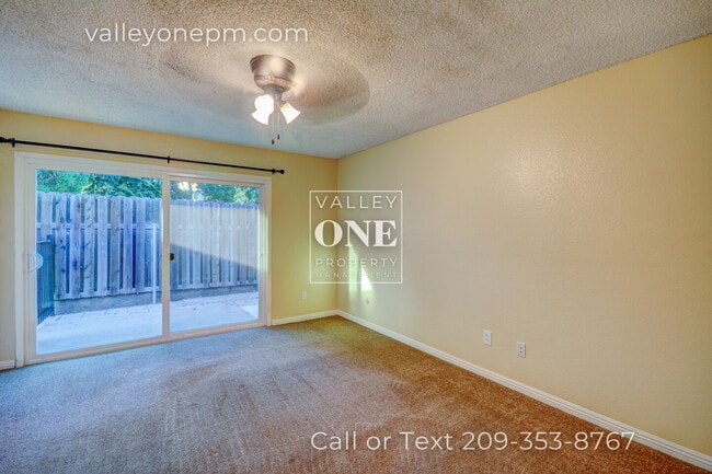 Building Photo - 2717 Palomino Ln