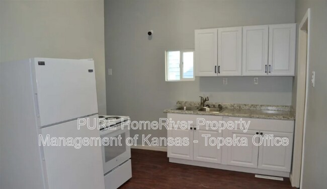 Building Photo - 1272 SW Mulvane St
