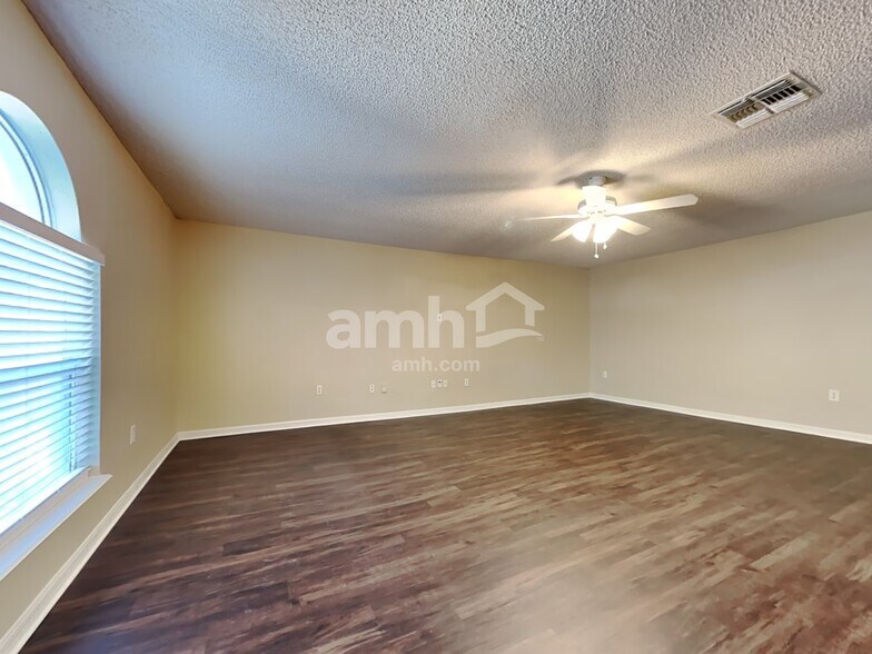 Building Photo - 7078 Shady Pine Ct
