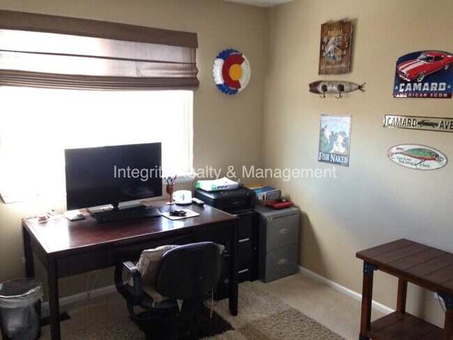 Building Photo - 305 Dunhill St