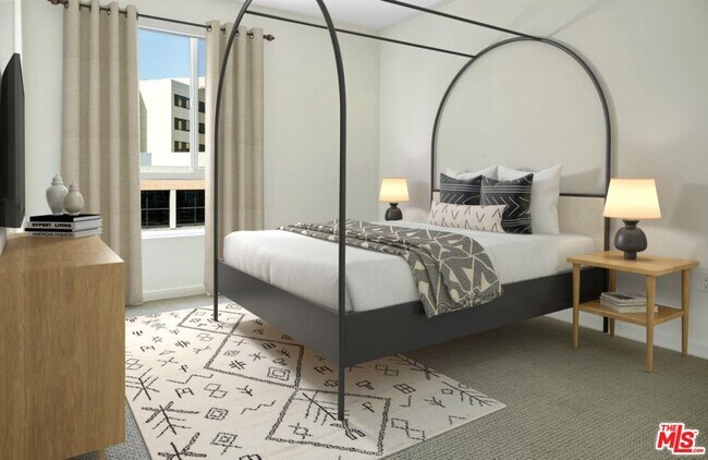 Building Photo - 1120 W 6th St