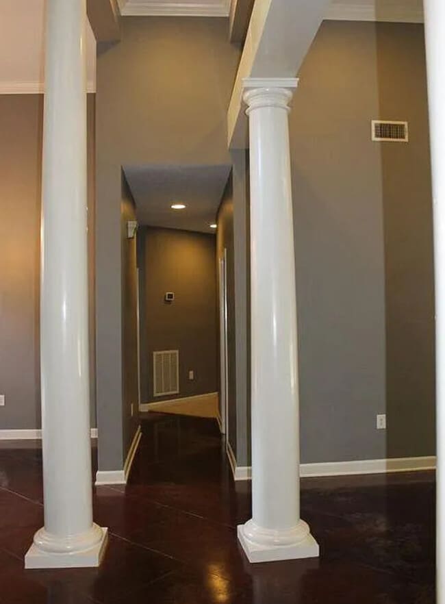 Building Photo - 221 Pine Knoll Dr