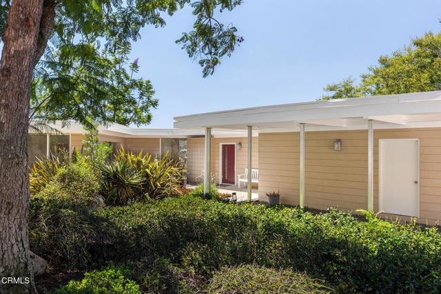 Building Photo - 2075 Linda Flora Dr