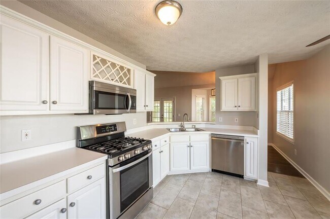 Building Photo - 2638 English Oaks Ln NW
