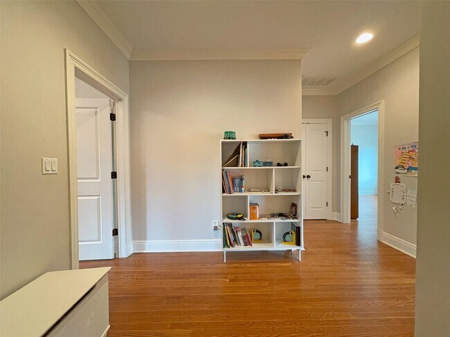 Building Photo - 622 Wood St