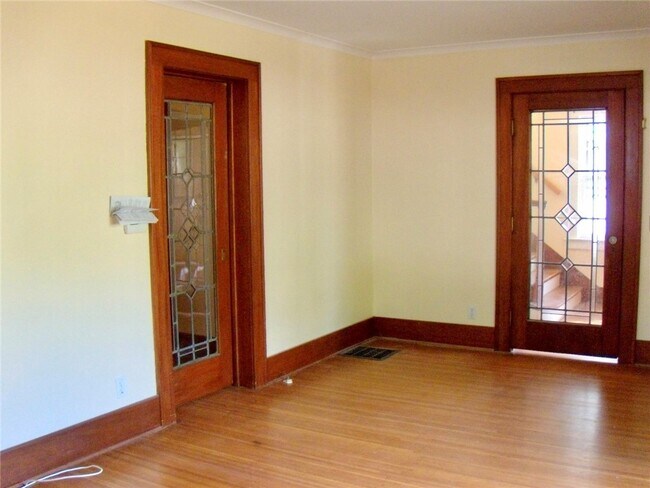 Building Photo - 51 Elmerston Rd