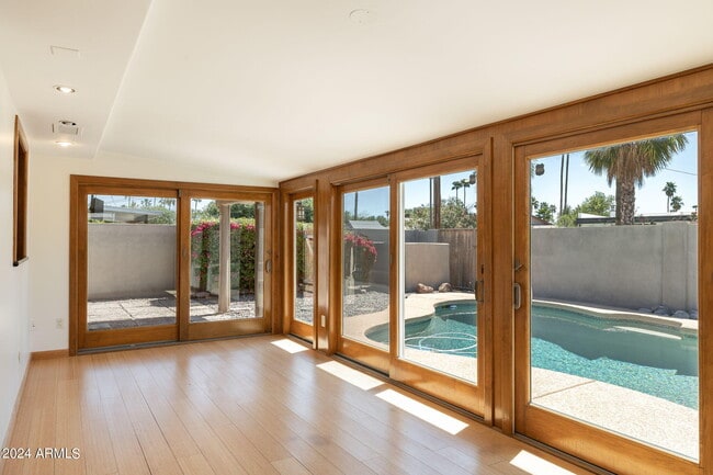 Building Photo - 8643 E Sandalwood Dr