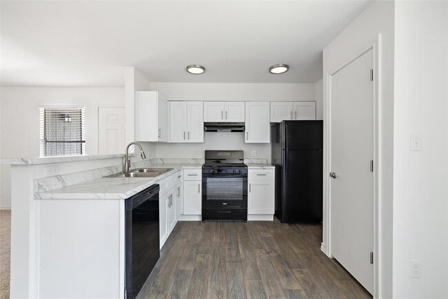 Building Photo - 9903 Roxanna Dr