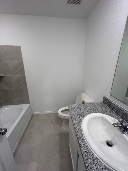 Building Photo - 1264 Eclipse Ln