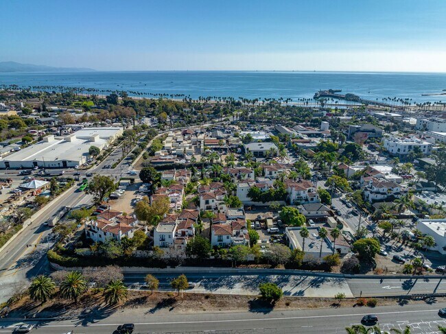 Building Photo - Villa Del Mar~ The Gorgeous gem in the Ame...