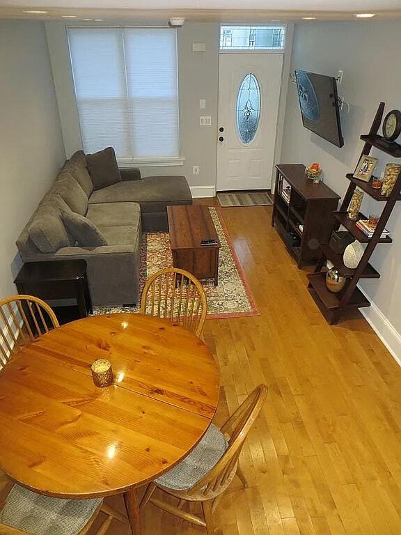 Building Photo - 1639 Carpenter St