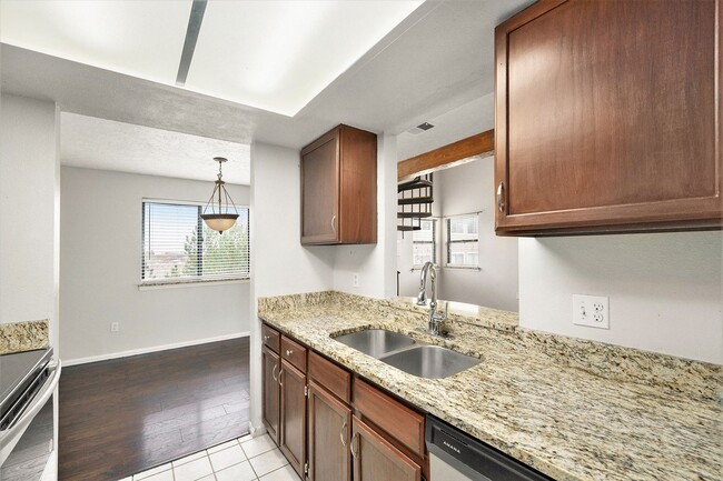 Building Photo - Charming 2 Bed, 2 Bath Condo with Loft in ...
