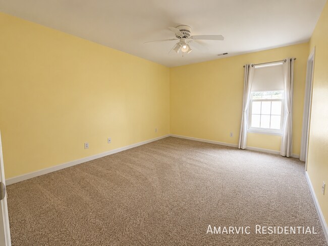 Building Photo - 1290 Pyrtle Dr