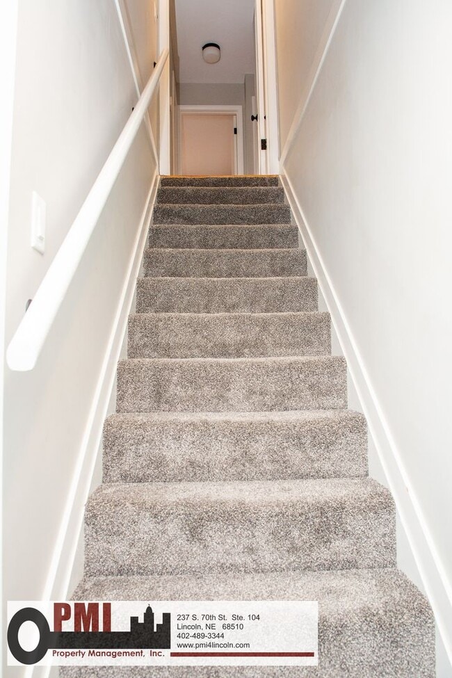 Building Photo - 820 S 38th St