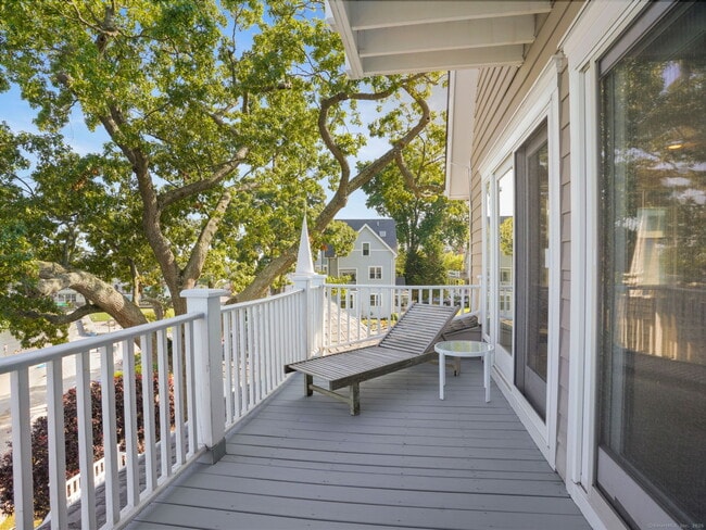 Building Photo - 3 E Beach Dr