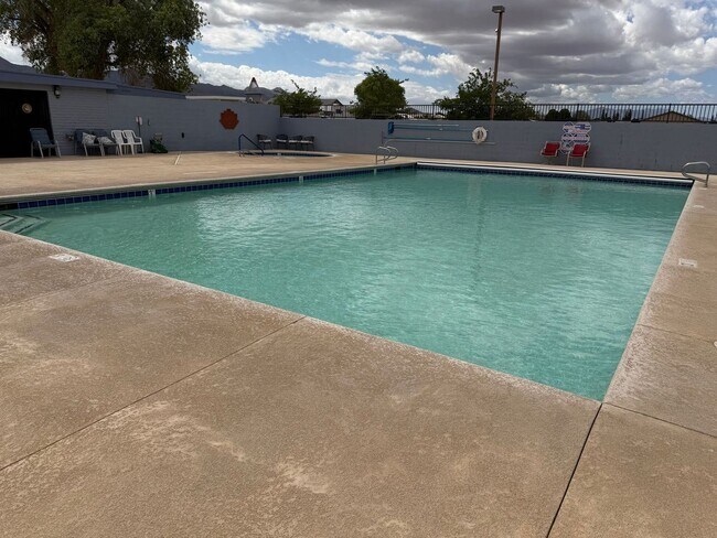 Building Photo - VALLE VISTA GOLF COMMUNITY