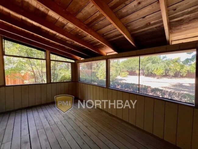 Building Photo - 3552 Larchmont Ct
