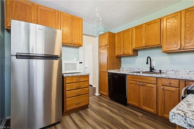 Building Photo - 301 Pepper Mill Ct