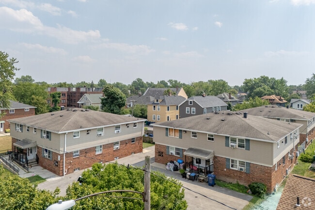 Building Photo - Holling Homes