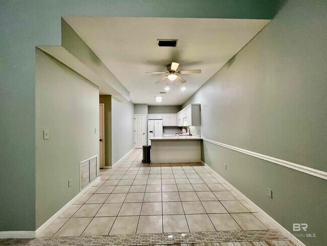 Building Photo - 444 Clubhouse Dr