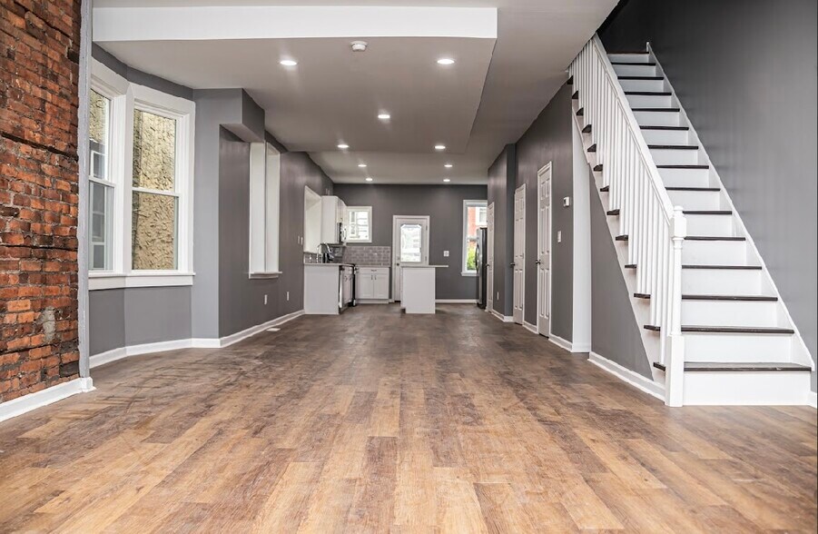 Building Photo - 5234 Walton Ave