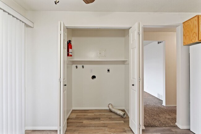 Building Photo - 350 E