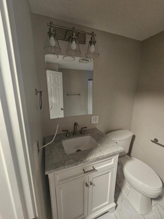 Building Photo - 5791 Lincoln Ave