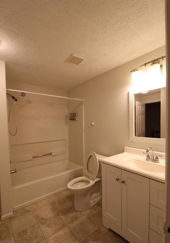 Building Photo - 14136 Honey Hill Ct