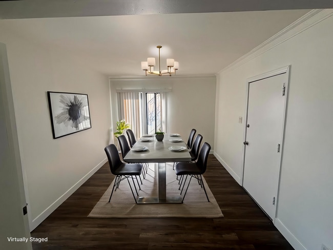 Interior Photo - 5623-5633 Venice Blvd