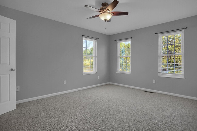 Building Photo - 9 Lenox Ct