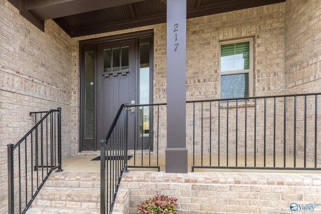 Building Photo - 217 John Clift Cir