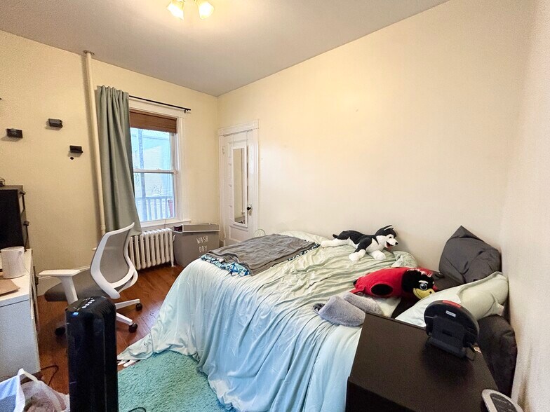 Building Photo - 12 Oswald St