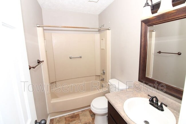 Building Photo - 5827 Hibernia Dr