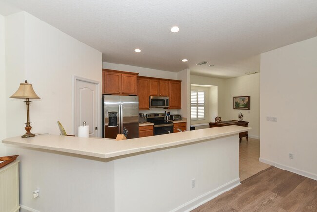 Building Photo - 650 SW Treasure Cove