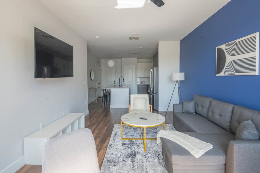 Building Photo - 701 W Rio Salado Pkwy
