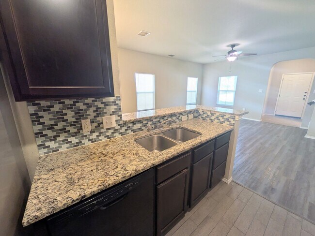 Building Photo - 5826 Grandwood Dr