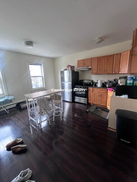 Building Photo - 1578 Tremont St