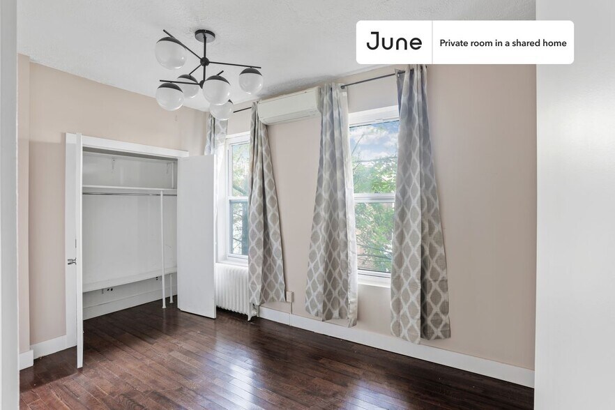 Building Photo - Room in Shared 3 bed/1 bath home