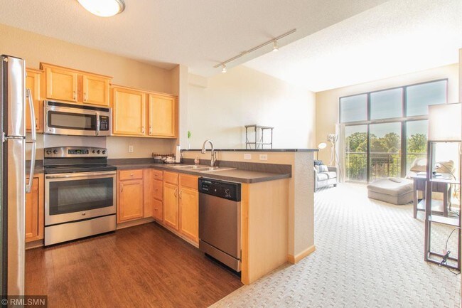 Building Photo - 4645 Park Commons Dr