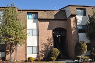 Building Photo - 1404 Edison Glen Terrace