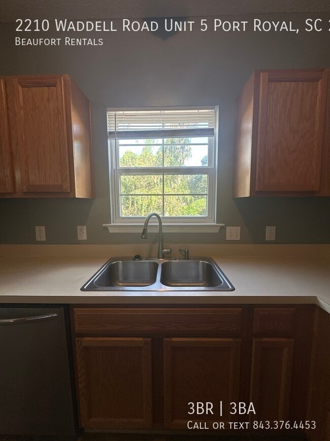 Building Photo - 2210 Waddell Road Unit 5 Port
