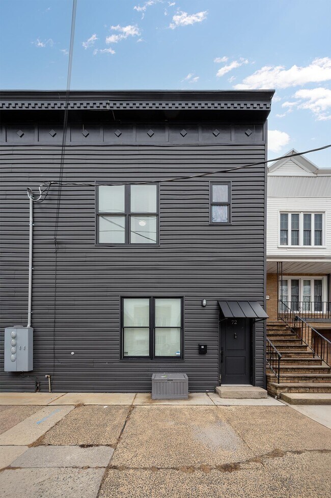 Building Photo - 72 Nelson Ave