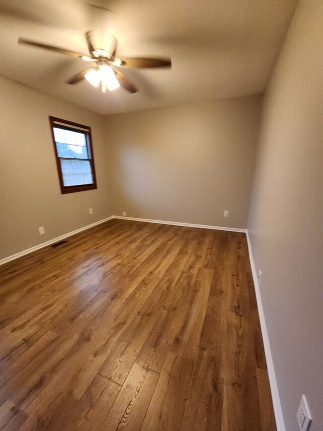 Building Photo - 4 Bedroom Home For Rent in Solon