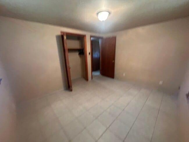 Building Photo - 16881 Beau-Kay Dr