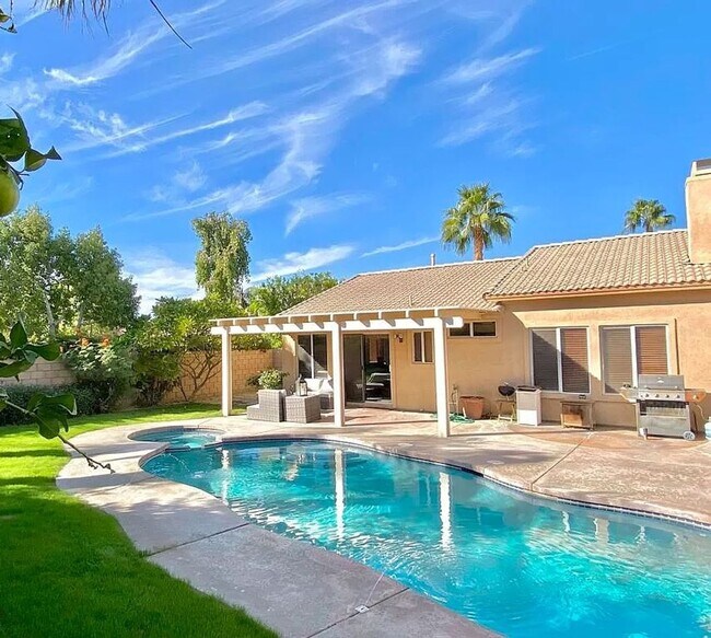 Building Photo - 3bed 3bath w/Pool La Quinta House for rent